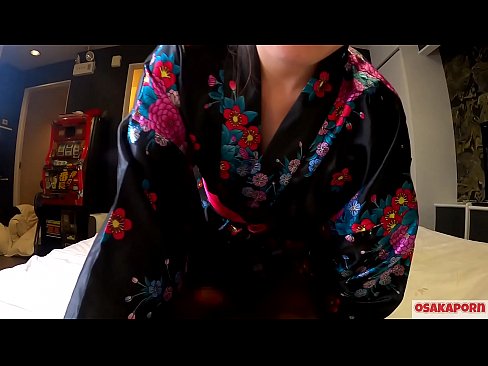 ❤️ Jong cosplay-meisie hou van seks tot orgasme met 'n spuit in 'n perdevrou en 'n blowjob. Asiatiese meisie met harige poes en pragtige tiete in tradisionele Japannese kostuum in amateurvideo wat masturbasie met fokspeelgoed wys. Sakura 3 OSAKAPORN. ❤️❌ Harde pornografie by ons af.pornodil.ru ❌❤